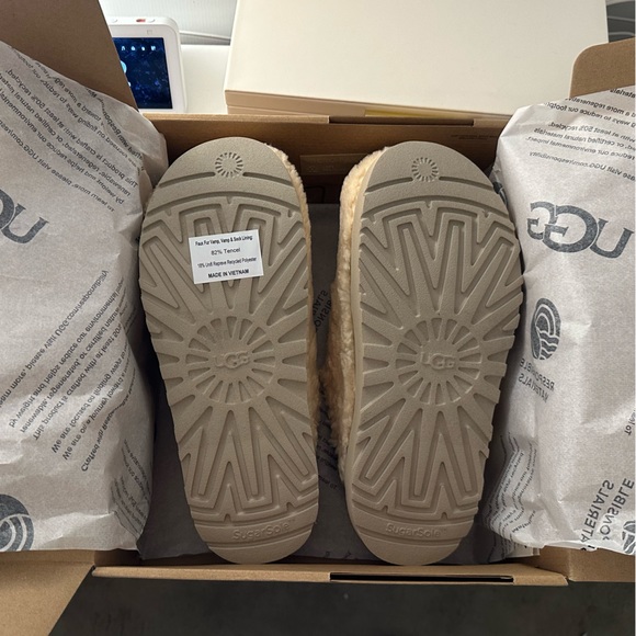 RARE UGG Sugar Fuzz Slides - Picture 6 of 6